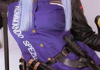 快来围观！最新照片里的Arty亚缇穿飞鸟马时制服，软软的可爱满分！