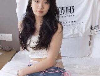 BoBoSocks袜啵啵 – 看小甜豆的圣诞服写真合集，感觉自己被迫变成了小精灵，真有点节日魔力啊！