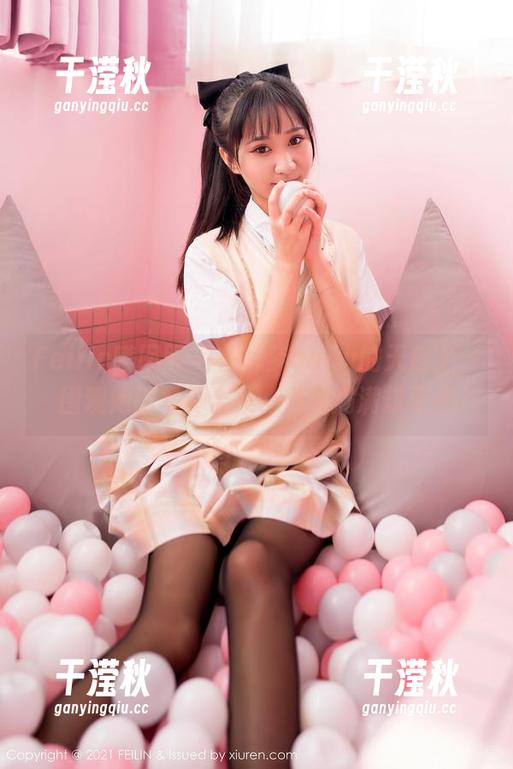 Feilin嗲囡囡-M梦baby Feilin嗲囡囡 - 在M梦baby的天台上:围观她的写真合集,色气满满却无声