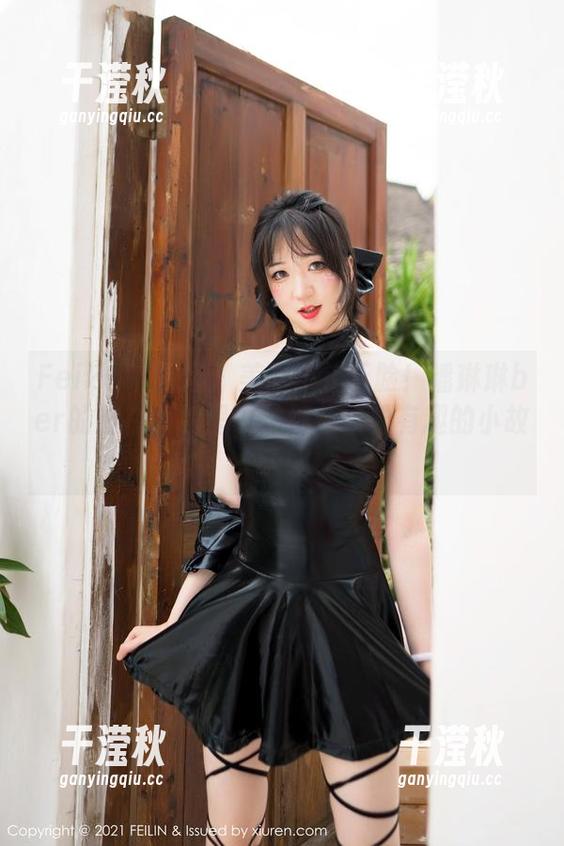 Feilin嗲囡囡-潘琳琳ber Feilin嗲囡囡 - 美丽不止于脸!潘琳琳ber的脚在图包里讲述那些轻松有趣的小故事!