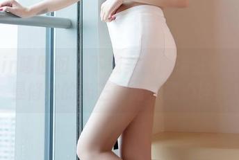 Feilin嗲囡囡 – 下载美图前请注意：陈怡曼修女的光芒可能导致心碎！
