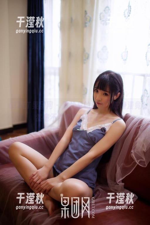 GIRLT果团网 - 照片里的海边，陈雅漫竟然毫不费力就抓住了心。