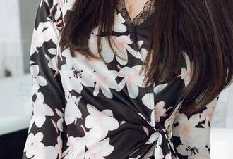 HuaYang花漾 – 高清写真见证：熊小诺与天台之间的微妙氛围。
