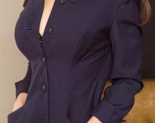 UGirls尤果网 – 图集：张栩菲，轻轻一撩，美腿瞬间成焦点！
