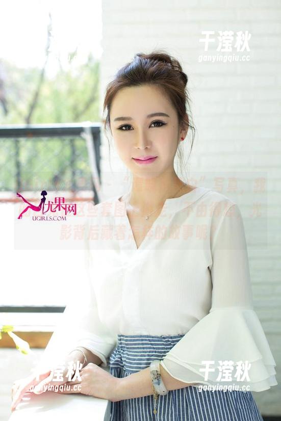 UGirls尤果网-谭晓彤 UGirls尤果网 - “谭晓彤黑白”写真,我的目光在这些套图上游走,不由得想,光影背后藏着怎样的故事呢?