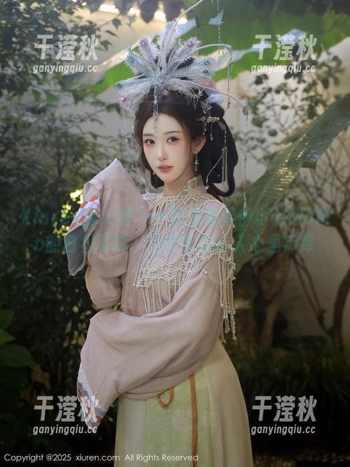 Xiuren秀人网-伊小七MoMo Xiuren秀人网 - 一起来看看伊小七MoMo的白裙写真,白得真的让人心里痒痒