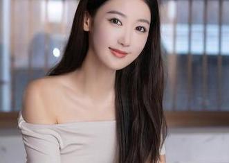 Xiuren秀人网 – 小肉肉咪的温柔呼唤：不可抗拒的写真与壁纸的完美结合！