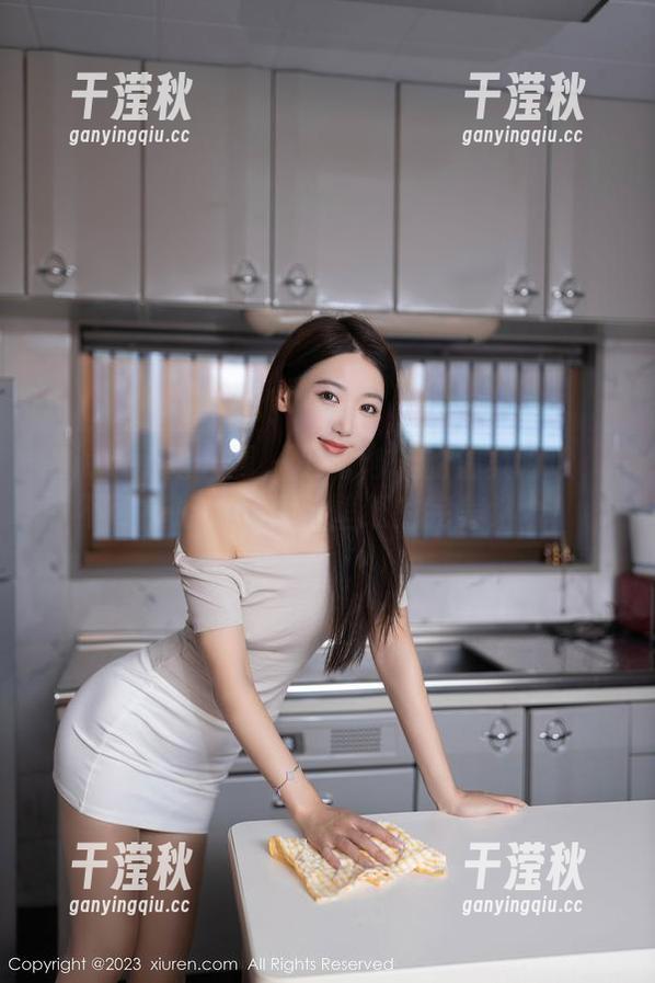 Xiuren秀人网-小肉肉咪 Xiuren秀人网 - 小肉肉咪的温柔呼唤:不可抗拒的写真与壁纸的完美结合!