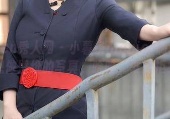 Xiuren秀人网 – 小薯条nienie+制服=一组想做壁纸的写真，哈哈，谁能拒绝！