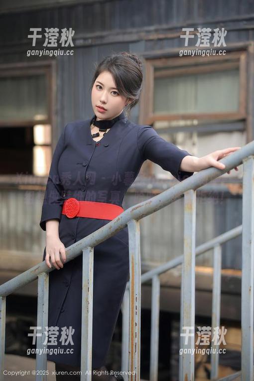 Xiuren秀人网-小薯条nienie Xiuren秀人网 - 小薯条nienie+制服=一组想做壁纸的写真,哈哈,谁能拒绝!