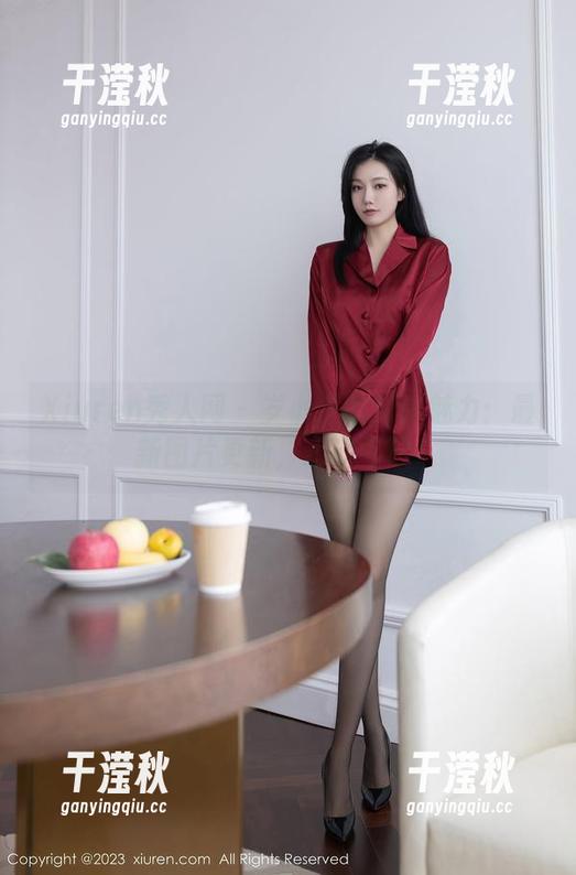 Xiuren秀人网-岁小岁 Xiuren秀人网 - 岁小岁的纯白魅力:最新图片更新,心动不已!
