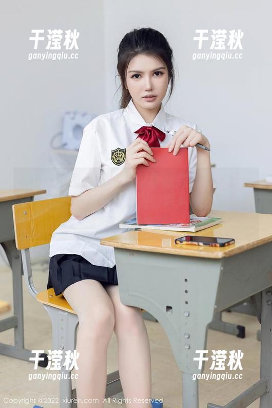 Xiuren秀人网-李七喜 Xiuren秀人网 - 李七喜的兔女郎作品:分享那些让人脸红心跳的瞬间,哎呀,没忍住羞愧了