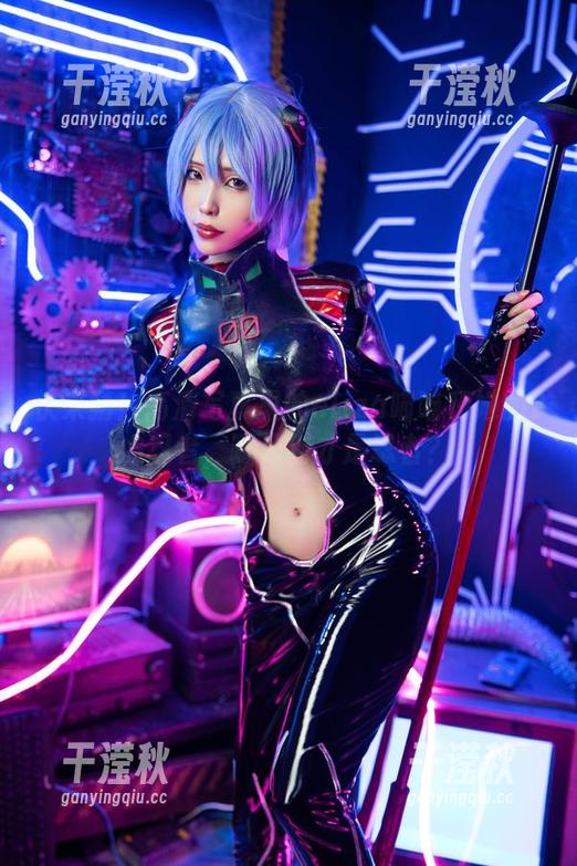 eliza喵喵 快来猜!高清写真里的eliza喵喵和她的2B忍者,哪只猫才是忍者?