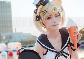 在yui金鱼的长腿上游泳：这作品让我浮想联翩
