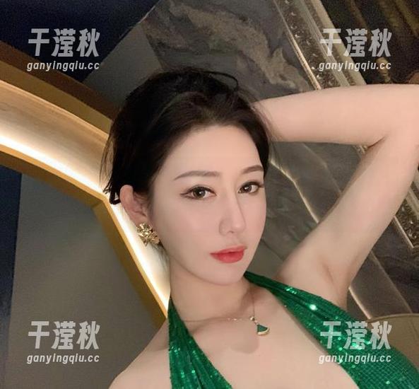 不爱笑的赛琳 微密圈 - 不爱笑的赛琳与她的红色内衣:图片轻轻搔动心弦,下载更多