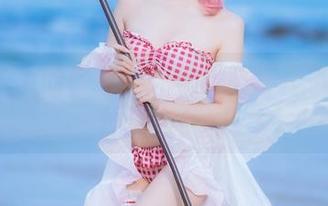二佐Nisa的修女时光机：高清作品集里的怀旧与梦幻