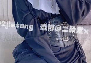 二阶堂宅绘子泳池美图分享：不得不承认，泳池就是拍照的完美场景啊！