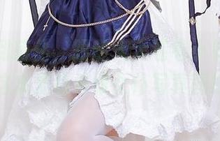 从崩坏到萌化，跟随大大卷卷小卷一起翻阅这本爱莉希雅女仆写真图册！