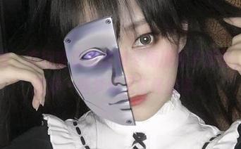 那种感觉，奇行家狗崽的初冬梅川堀子原图，总让我想起一些梦幻又奇怪的事。