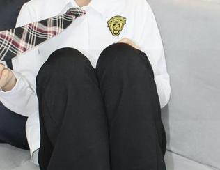 小众视觉 – 美图下载时间到——小薯条的黑色衬托下，颜值再暴击！