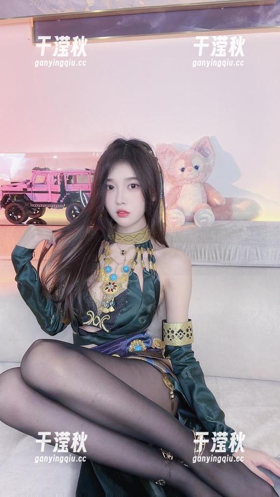 小小奶瓶儿COS迦南，给我一种不可思议的熟悉感