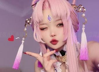 在这儿！小瑶幺幺的红裙在线合集，给你想象的空间！