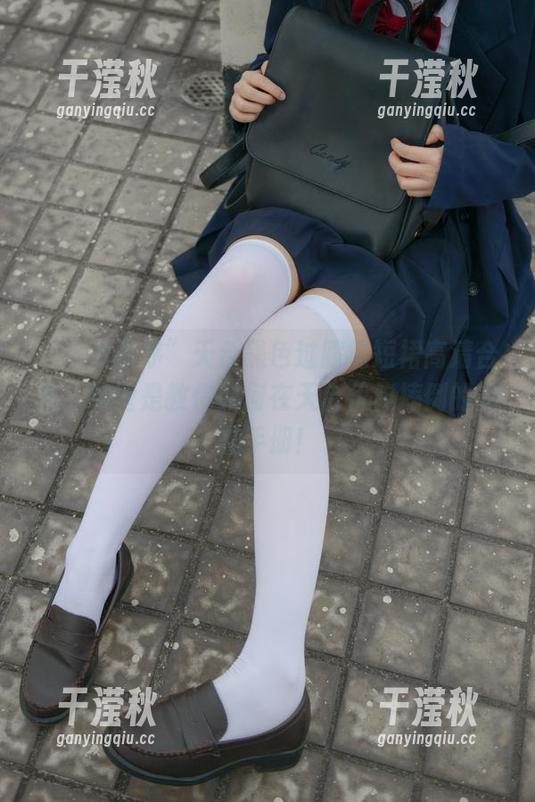少女秩序 “少女秩序”天台黑色过膝袜短裙高清合集,绝壁是教你如何在天台优雅摔倒的完美手册!