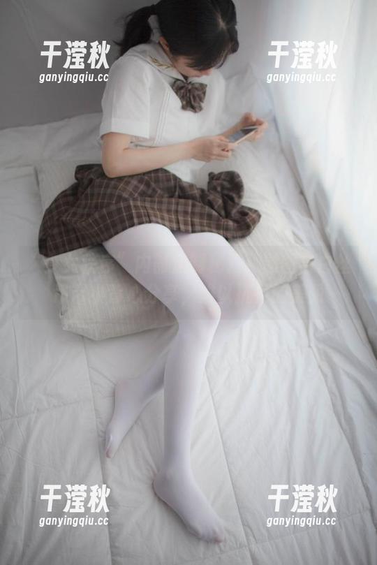 少女秩序 “少女秩序”内部定制秘笈:原图与白丝吊带小背心分享,难以抗拒的美丽