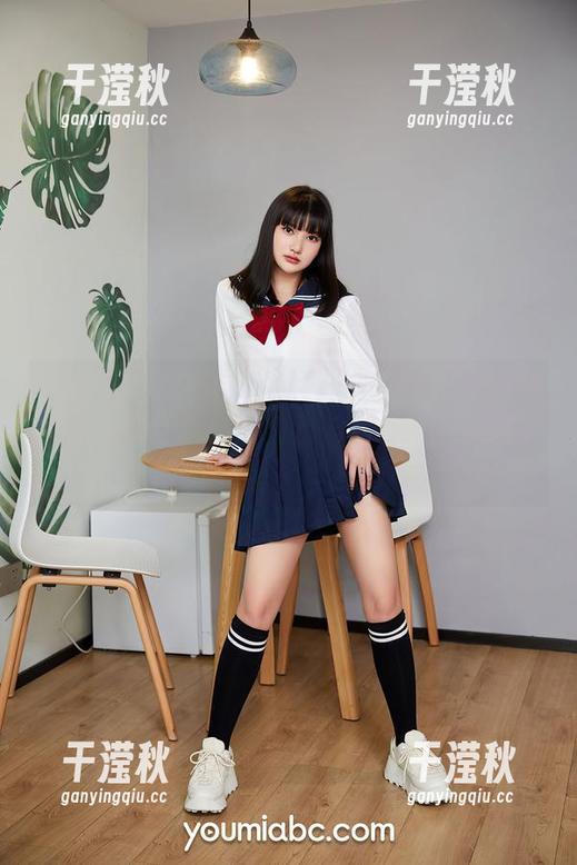 尤蜜荟-YOYO优优 尤蜜荟 - YOYO优优红裙写真:我觉得她大概是用红色魔法把我们都吸引过来的吧!