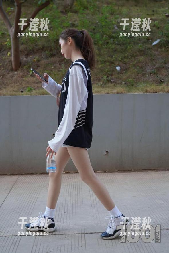 异思趣向-婉苹 异思趣向 - 翻开网盘,居然发现婉苹的粉色旗袍写真,果然是迷人的陷阱啊!