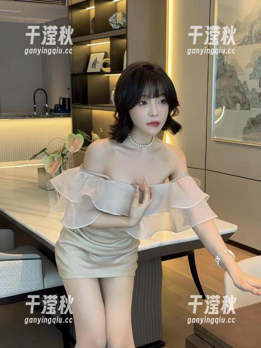 微密圈 - 徐莉芝的比基尼作品，私拍时光如流水，全都装在这小小画框里。