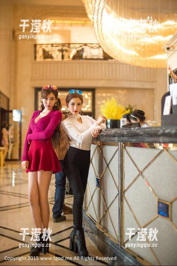 推女神-小九Vin 推女神 - 小九Vin的无限可能:秘书写真集,原图背后的幽默瞬间。
