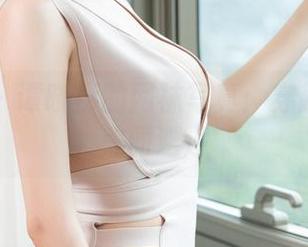 推女神 – 谭晓彤的网袜写真：穿越时空的美丽邂逅