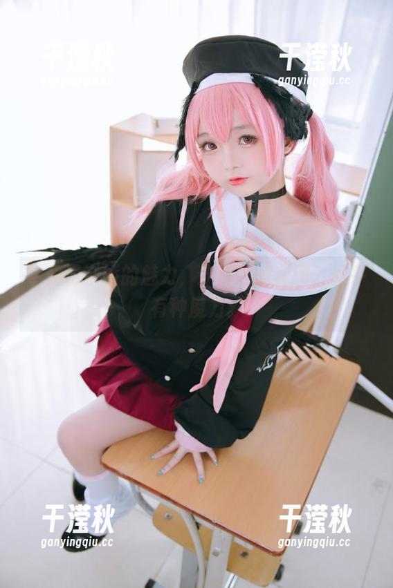 学姐日奈娇的魅力，分享她的套图，似乎有种魔力。