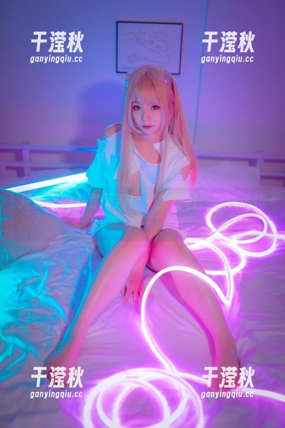 是青水 是青水的私房写真:一副眼镜,千种风情!