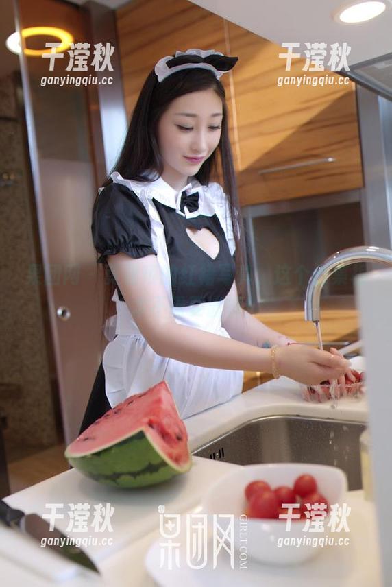 果团网-莫雅琪 果团网 - 莫雅琪的红裙写真,这个合集根本不需要滤镜!