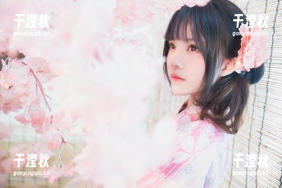 希娜小姐的神秘侧面，桜桃喵原图直击你的心灵，心动得有点不知所措！