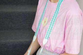 梦丝女神 – 小允儿和她的绿绿衣服：我怀疑你们都在心里默念“你怎么那么好看”