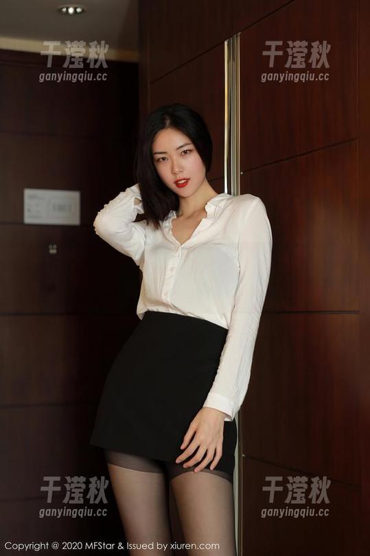 模范学院-草莓兔兔 模范学院 - 草莓兔兔带着水手服套图更新来袭,飘逸的同时我也被撩到啦!