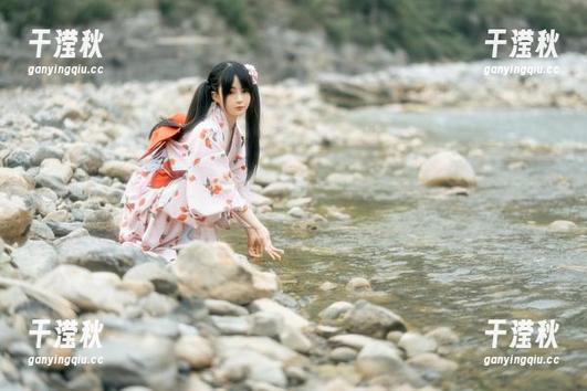 樱井宁宁 在樱井宁宁和雷姆护士的写真中,原图竟然散发出药水的微醺气息