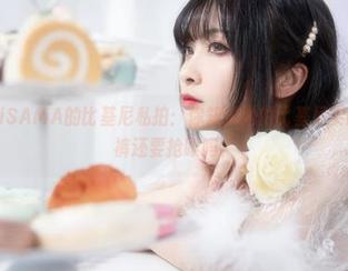 洛璃LoLiSAMA的比基尼私拍：你知道她的比基尼要比我的泳裤还要抢眼吗？