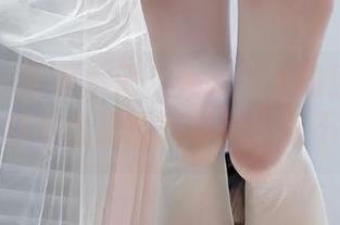 微密圈 – 图集小记：火龙果羊的红色连体吊带，瞬间让我觉得春风十里不如她！