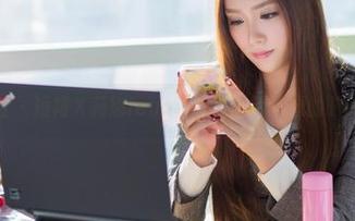 爱蜜社 – 短裙Ｘ莉娜lena：在线解锁资源的时尚密码