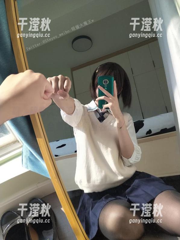 眼酱大魔王w 喂,眼酱大魔王w又来了!这组红裙美图合集让你停留在想象中