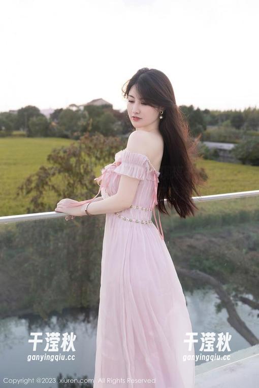 秀人网 - 办公室视角看优琪琪子yuki：没想到这些写真照片背后藏着这么多故事！