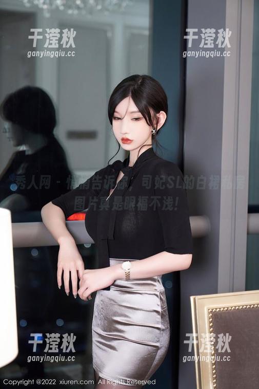 秀人网-司妃SL 秀人网 - 悄悄告诉你,司妃SL的白裙私房图片真是眼福不浅!