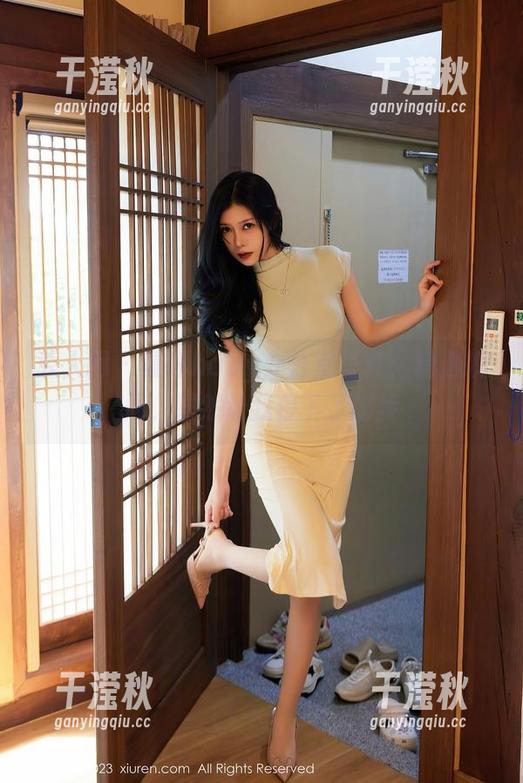 秀人网 - 夏瑶baby办公室写真：精选瞬间，居然让我停下了脚步