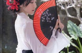 秀人网 – 当然要看小小白思宜的校服，原图和壁纸随便拿！