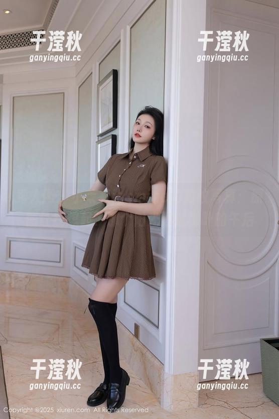 秀人网-小茉莉jasmine 秀人网 - 小茉莉jasmine的豹纹写真:原图让我想起了那个阳光透过树叶的午后