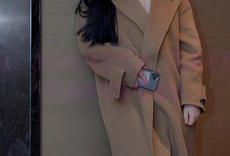 秀人网 – 小逗逗纯白写真，高清原图，每一帧都像在说悄悄话。